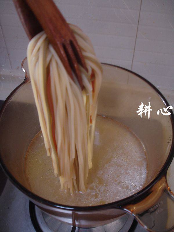 鱿鱼圈番茄酱意粉步骤4