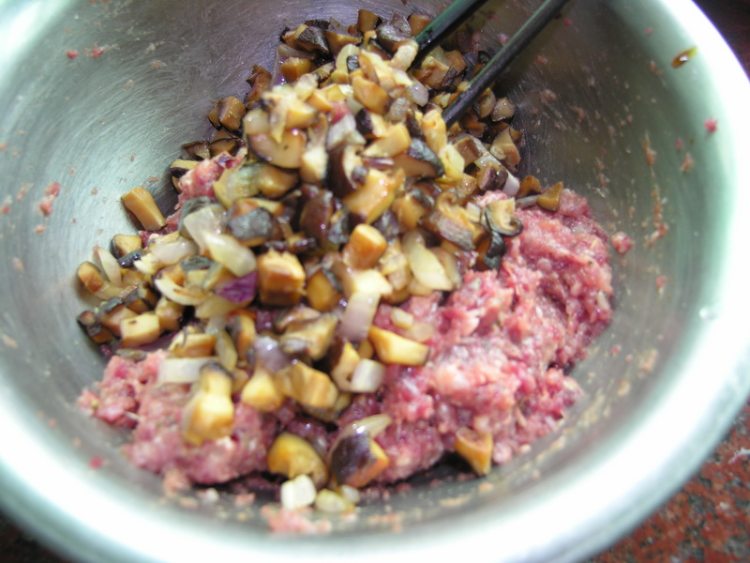 香草牛肉饼步骤12