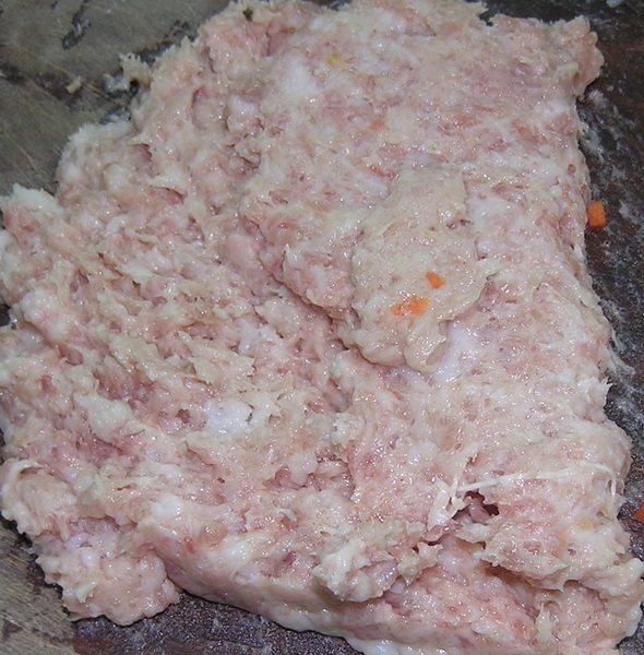 肉酱字母意面步骤1