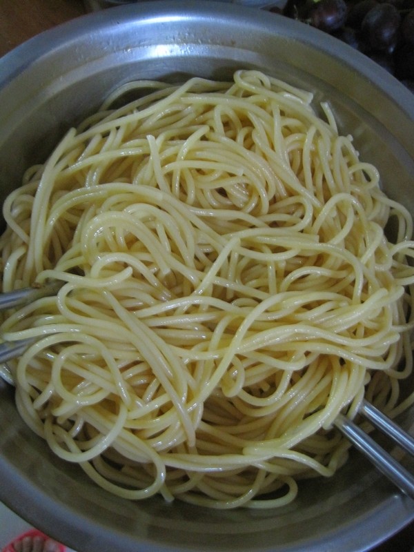 胡萝卜包菜意粉步骤2