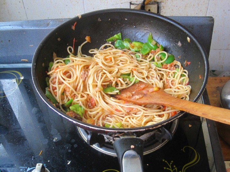 肉末时蔬意粉步骤11