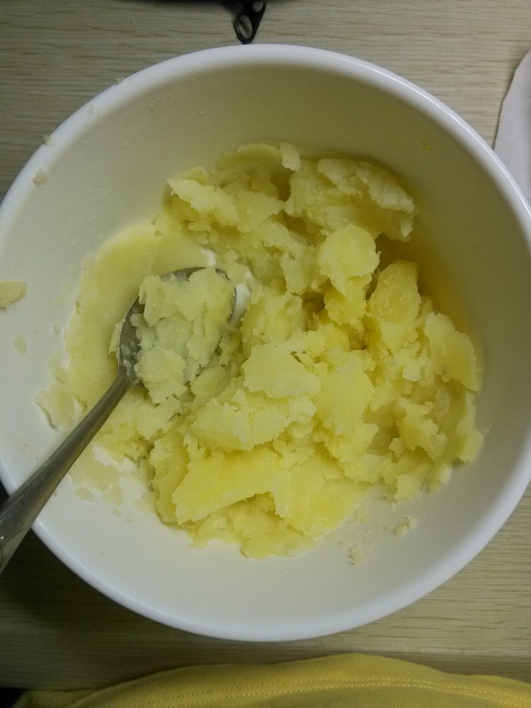 牛奶土豆浓汤步骤1