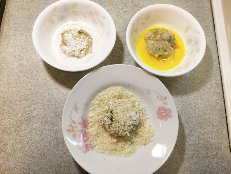 香葱猪肉可乐饼步骤17