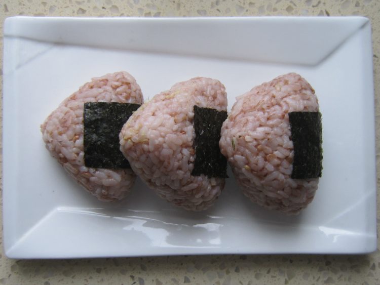 红粳米肉松饭团步骤8