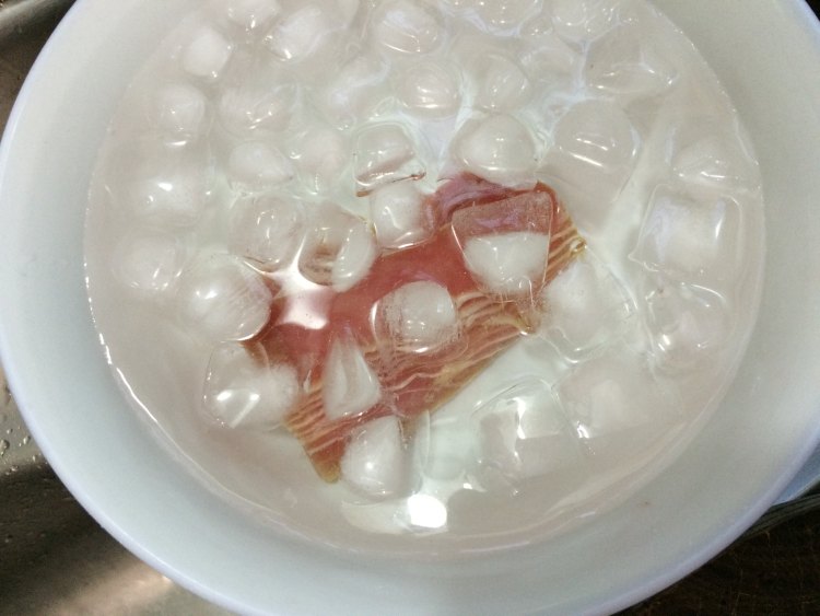 金鲳鱼北极贝刺身拼盘步骤5