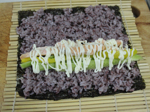 三文鱼紫菜饭卷儿步骤5