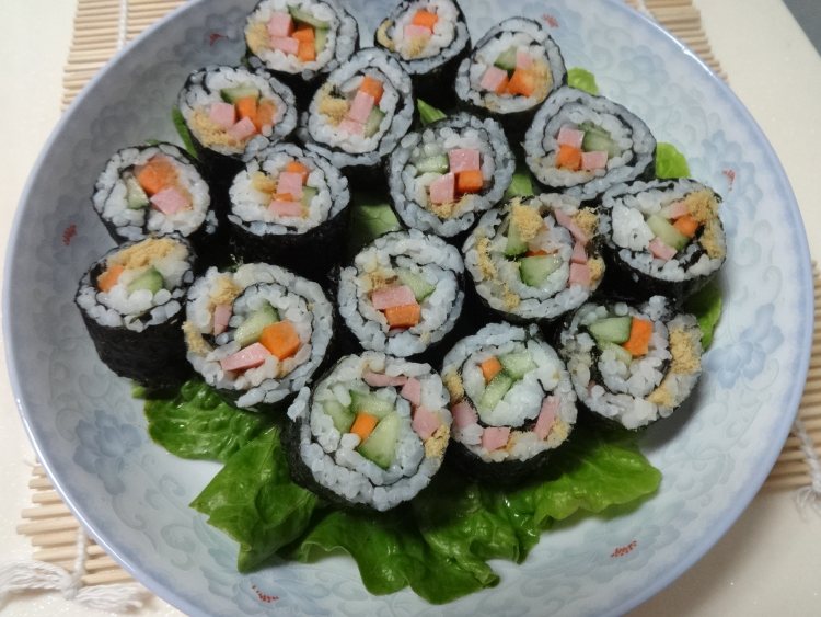 肉松寿司卷步骤5
