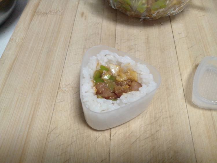 香肠包菜饭团步骤10