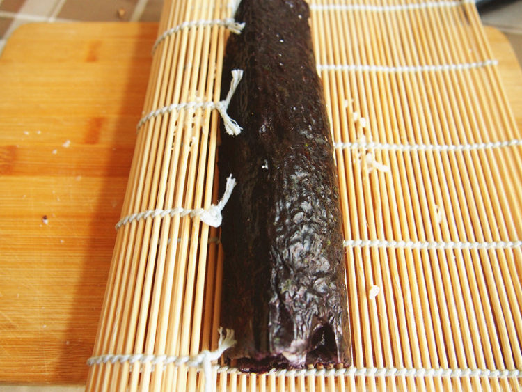 肉松鱿鱼三角寿司步骤6