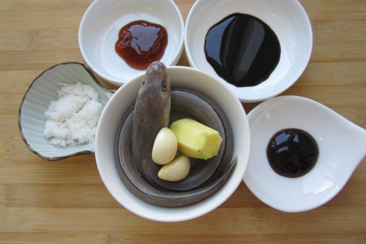 日式烤鳗鱼饭步骤1