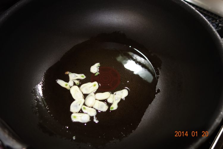 白葡萄酒蒸贻贝步骤5