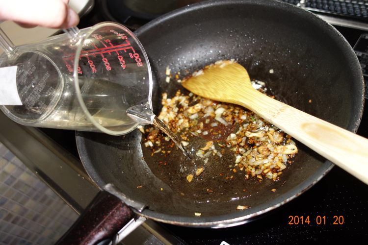 白葡萄酒蒸贻贝步骤9
