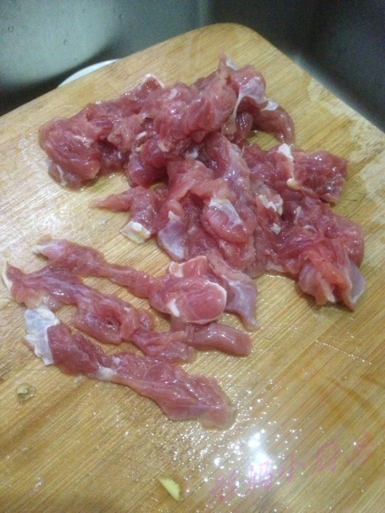 牛肉炒乌冬面步骤3