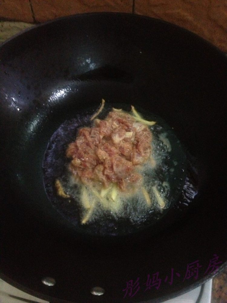 牛肉炒乌冬面步骤10