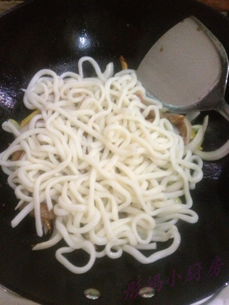 牛肉炒乌冬面步骤12