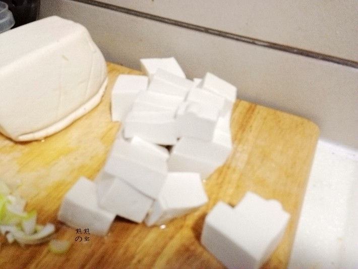 豆腐黄豆芽味噌汤步骤1