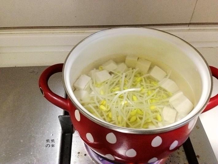 豆腐黄豆芽味噌汤步骤7