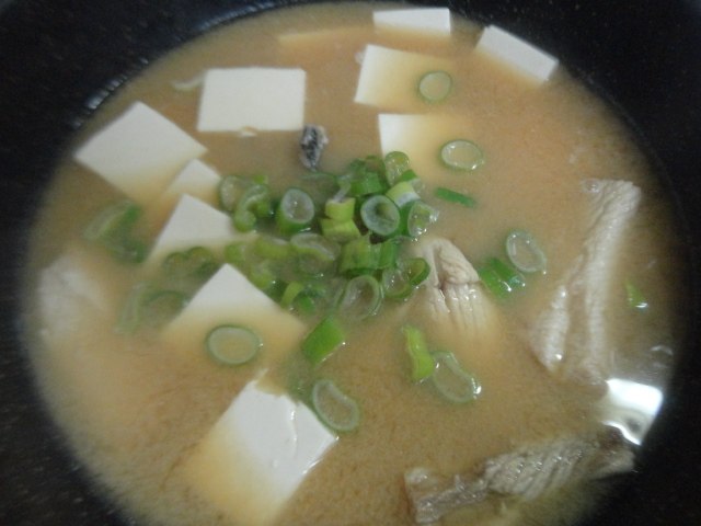 鱼骨味噌汤步骤9