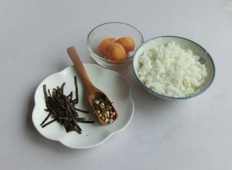 梅干茶泡饭步骤1