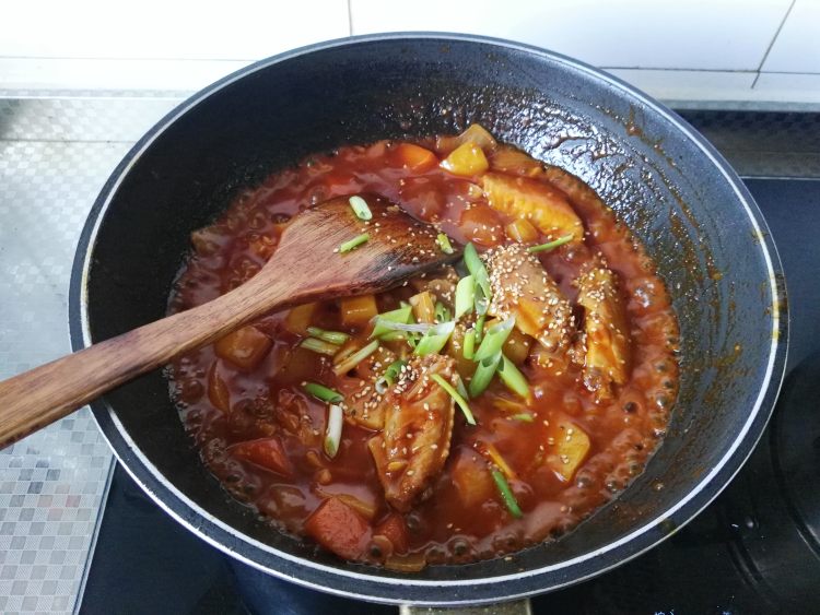 韩式辣炖鸡翅步骤11