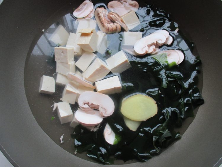 味噌豆腐汤步骤6