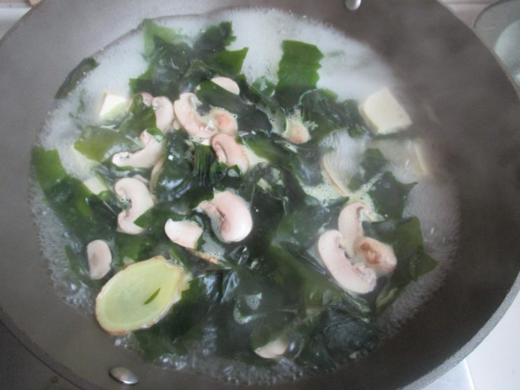 味噌豆腐汤步骤7