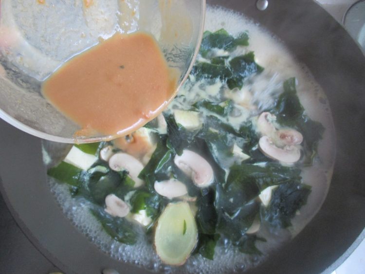 味噌豆腐汤步骤9