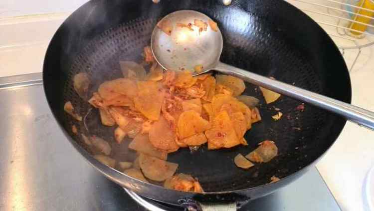 韩式泡菜炒土豆片步骤10