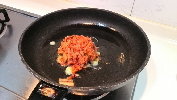 韩式泡菜炒饭步骤5