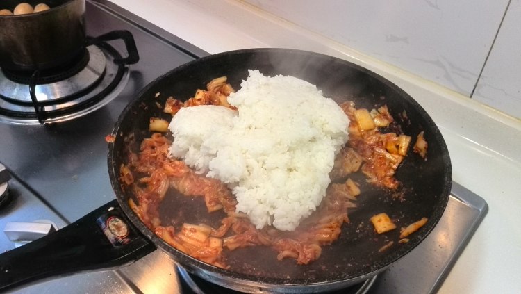 韩式泡菜炒饭步骤8