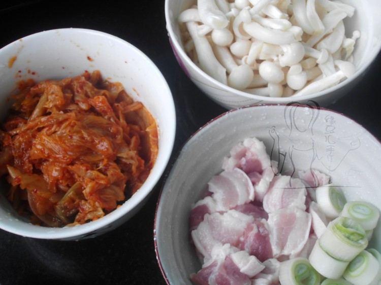 泡菜海鲜豆腐煲步骤4
