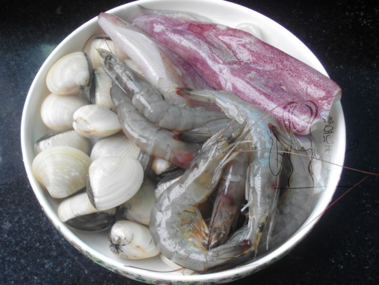 泡菜海鲜豆腐煲步骤2
