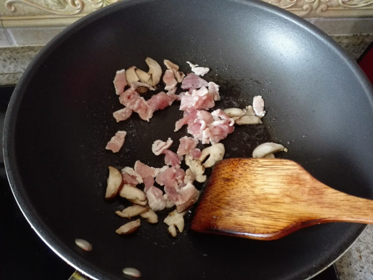 泡菜炒面步骤6