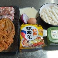 韩式年糕火锅步骤1