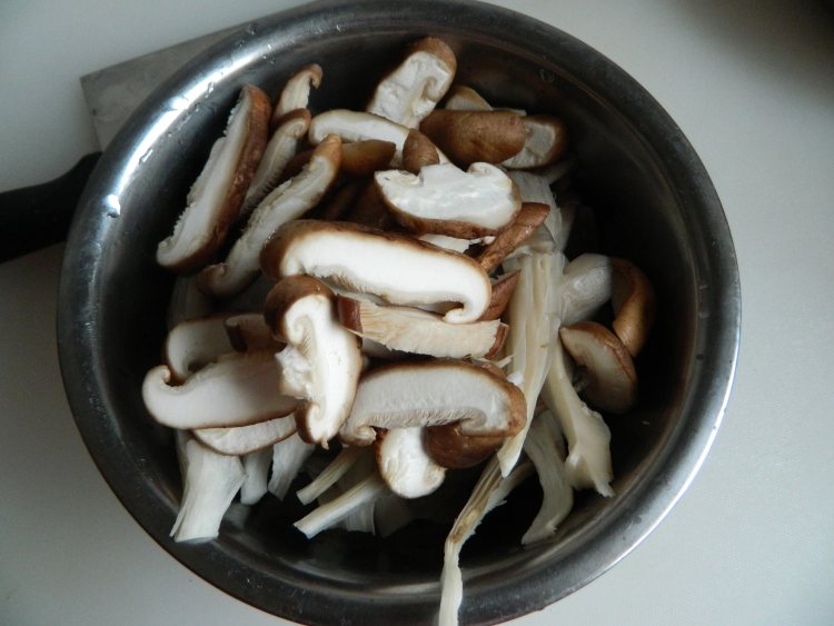 韩式炒蘑菇步骤3