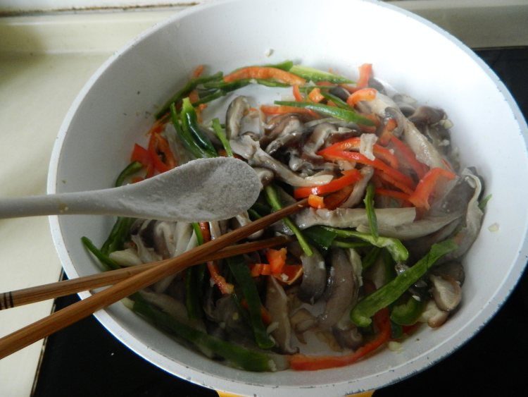 韩式炒蘑菇步骤10