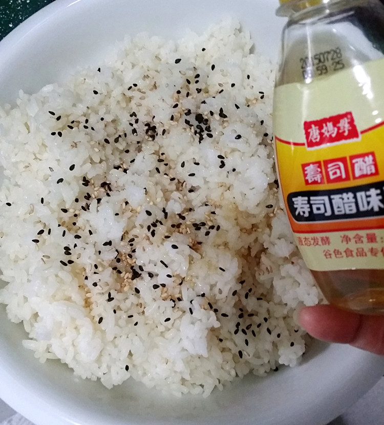 肉松火腿寿司步骤5