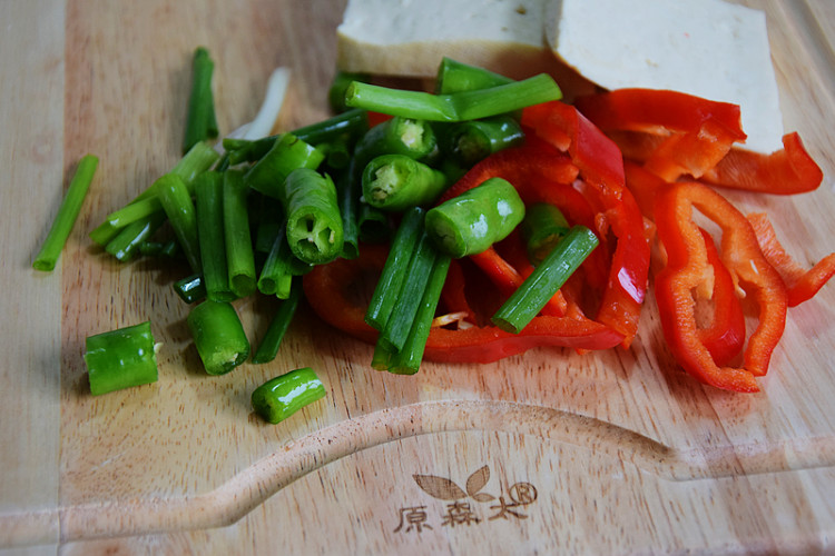 辣白菜豆腐汤步骤2