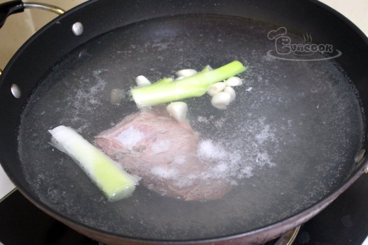 韩式辣牛肉汤步骤2
