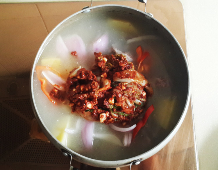 韩式排骨土豆汤步骤9