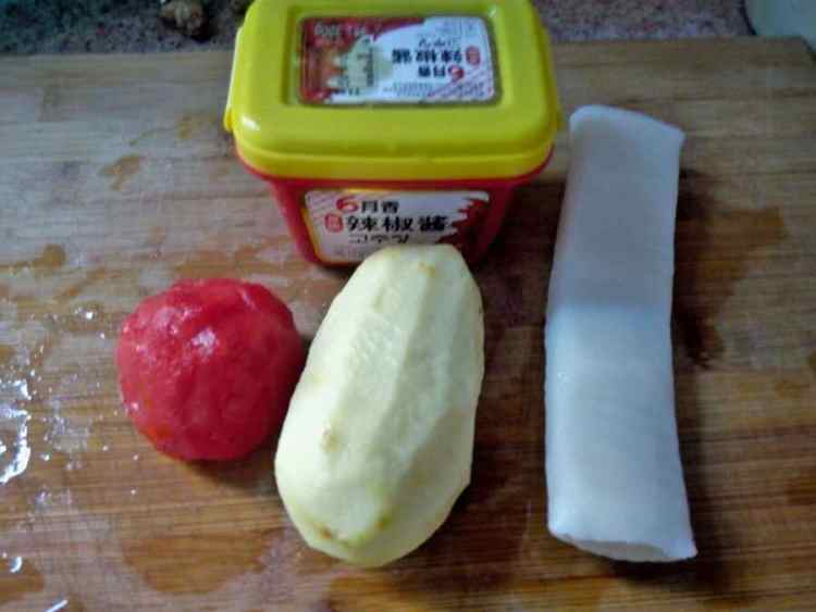 土豆炒年糕步骤1