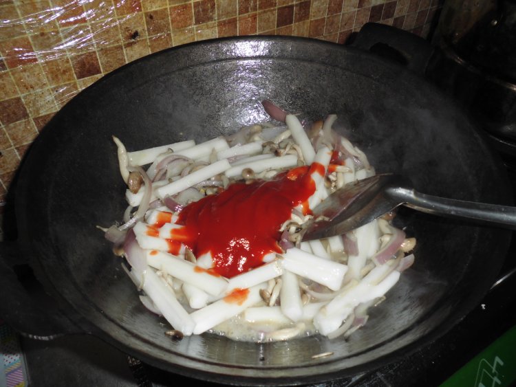 番茄炒年糕步骤8