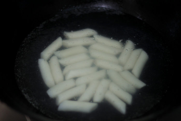 鱼饼辣炒年糕步骤3
