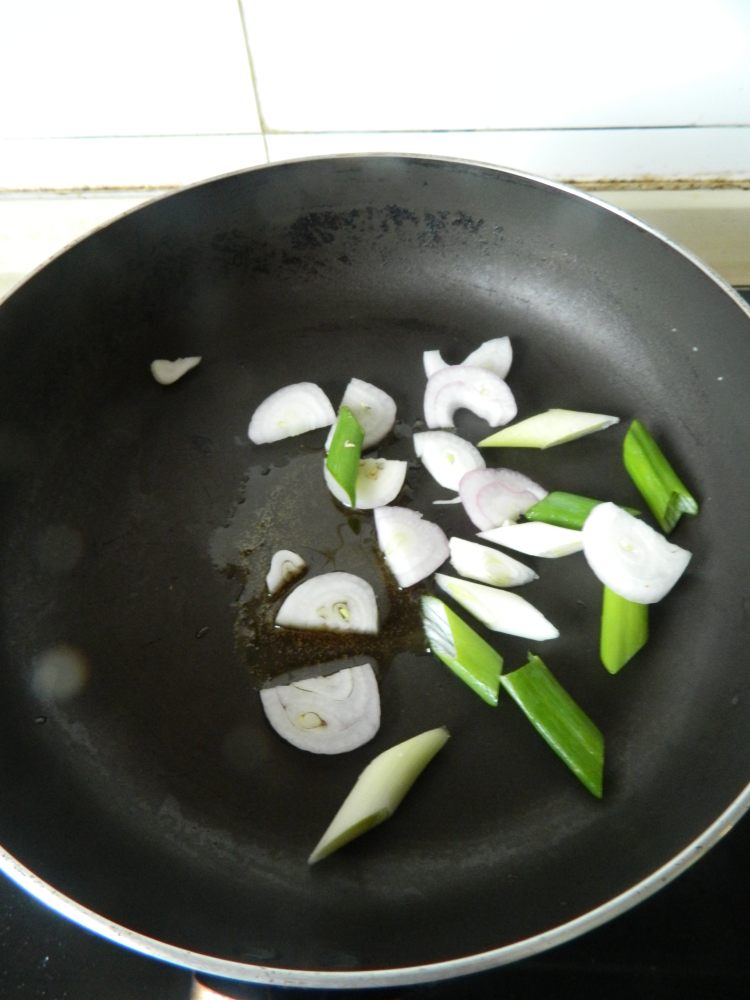 韩式泡菜炖秋刀鱼步骤5