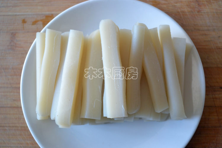 韩式辣酱炒年糕步骤2