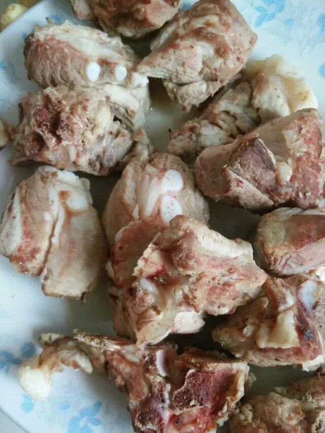 泡菜排骨豆腐汤步骤1