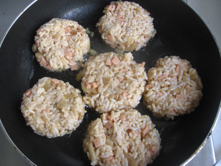 泡菜米饭饼步骤5
