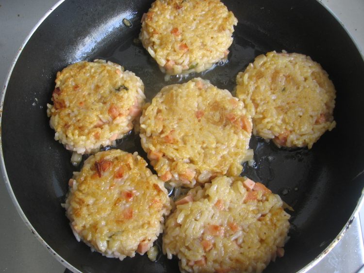 泡菜米饭饼步骤3
