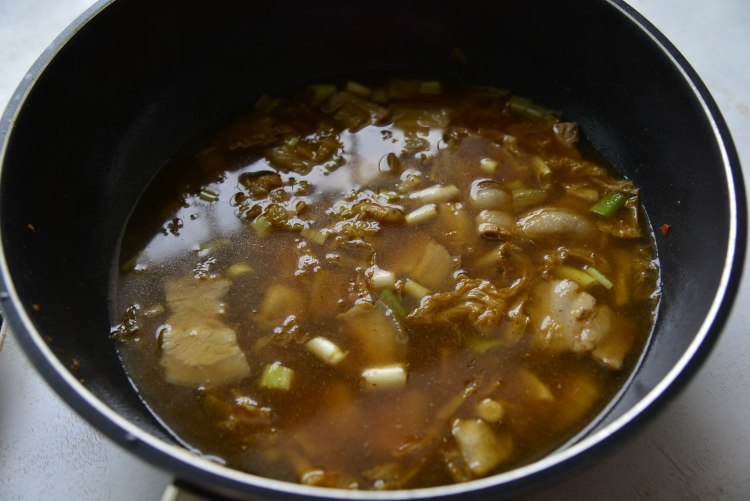 冻豆腐泡菜汤步骤6