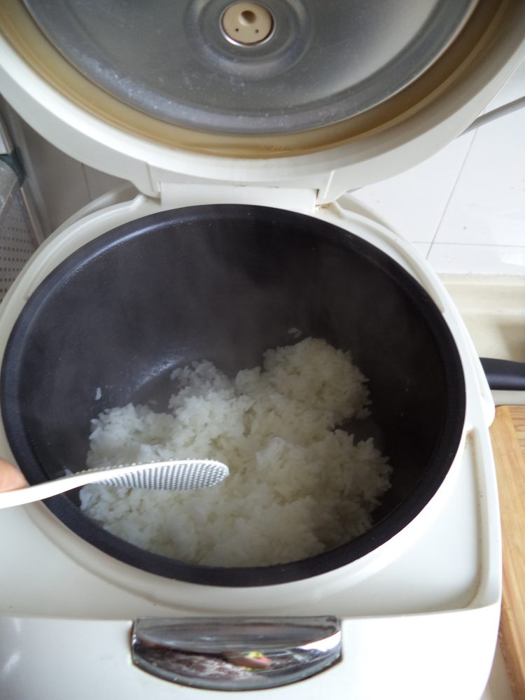 猪肉泡菜石锅拌饭步骤1